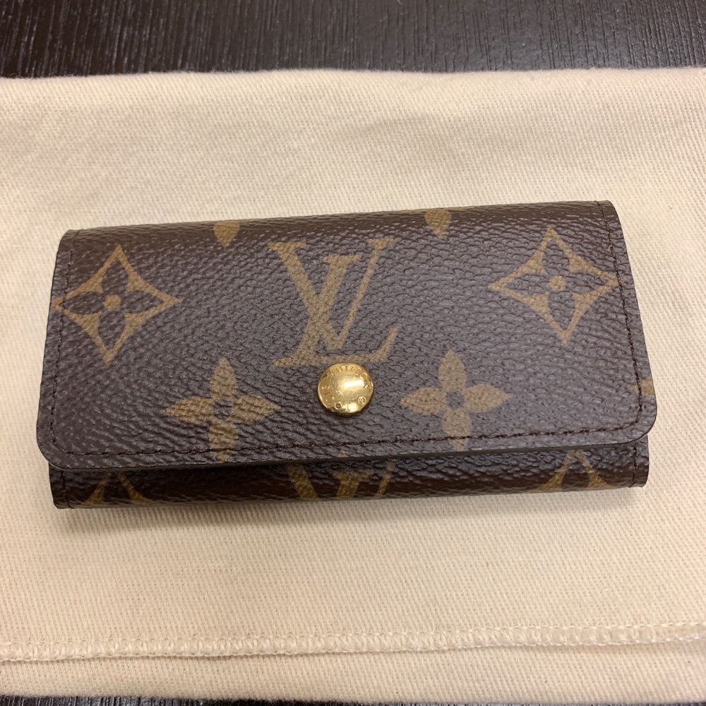 Louis Vuitton 4 Key Holder